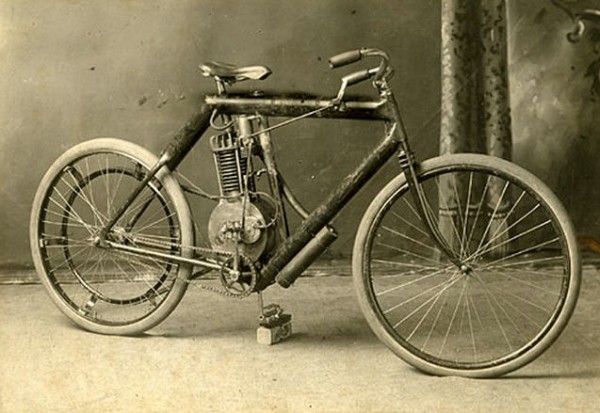 1902 Duesenburg rotary valve motorcycle